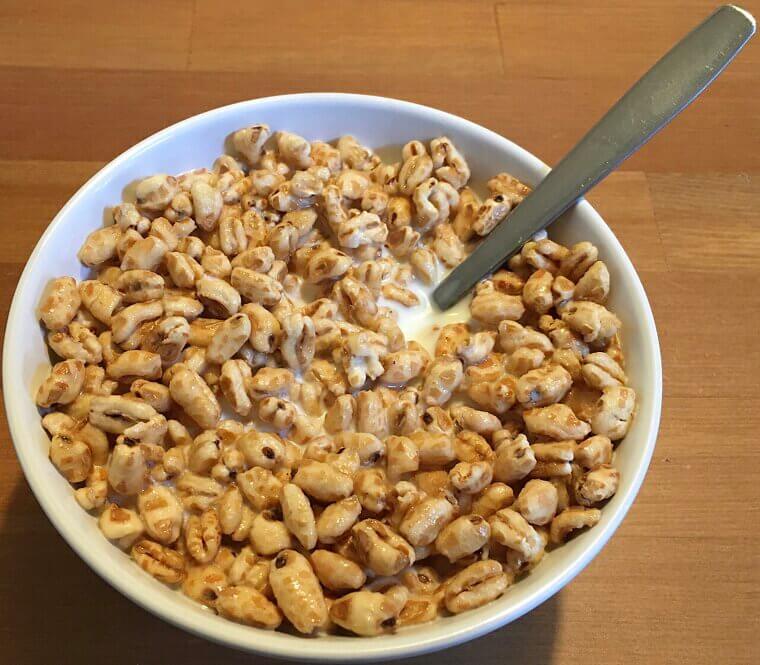A botanist accidentally exploded heated starch granules from a sealed glass tube, successfully introducing the world to massively popular puffed wheat cereal