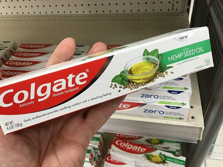 Removing Stains With Toothpaste