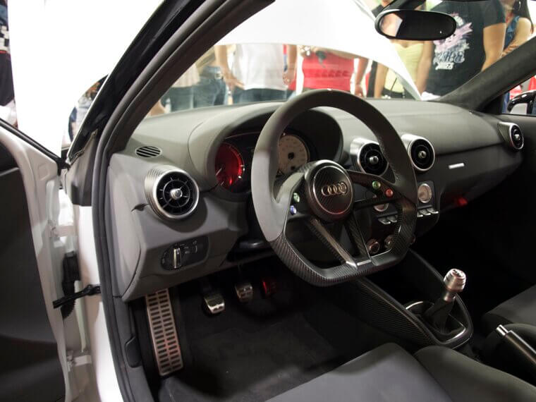 Flat-Bottom Steering Wheels