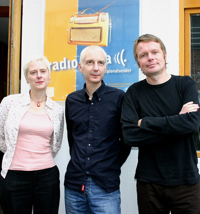 "Tubthumping" (Chumbawamba, 1997): A Party Chant Masking a Militant Working-Class Rebellion
