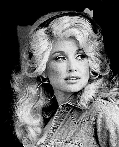 "I Will Always Love You" (Dolly Parton, 1974): A Tear-Jerking Resignation Letter to a Beloved Mentor