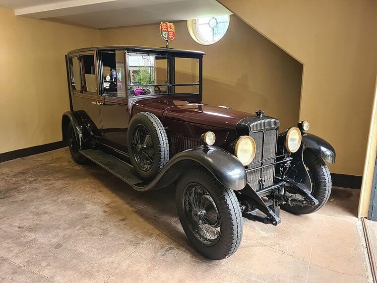 The Royal Trust's 1929 Daimler Double Six - $5 Million