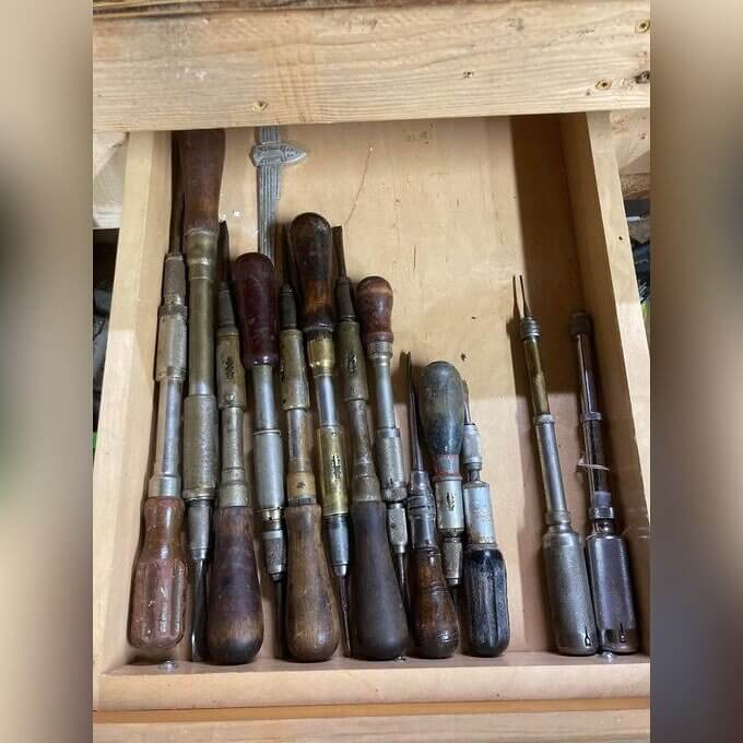 The Yankee Screwdriver With a Spiral Ratchet