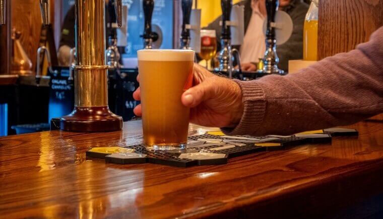 Knocking Back Hot Ale-And-Whisky ‘Het Pints’