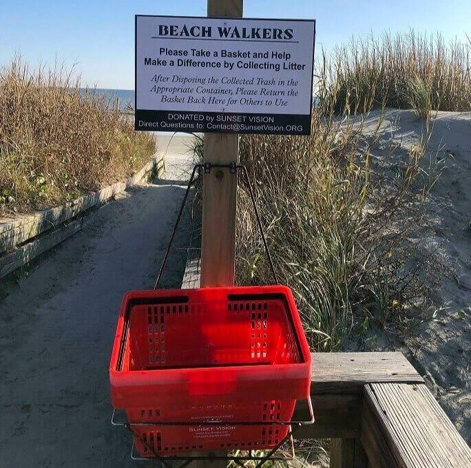 A Genius Way for Beach Walkers to Help With Litter