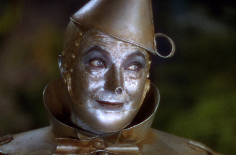 El Hombre De Hojalata De El Mago de Oz Tuvo Que Hacerse Una Cirugía