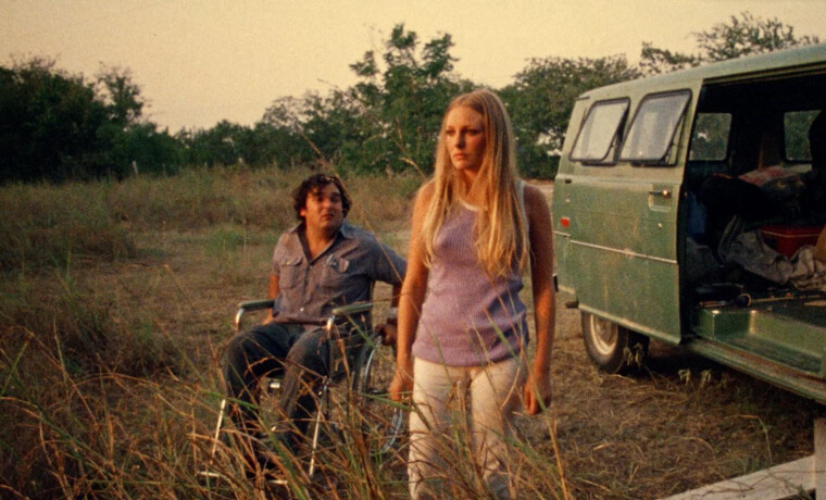 El Elenco de The Texas Chainsaw Massacre Se Enfermó Violentamente