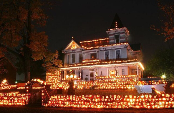 These People Seriously Put Out 3,000 Pumpkins Every Year