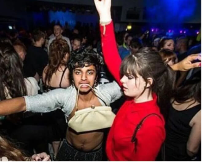 Little Trick With the Handbag