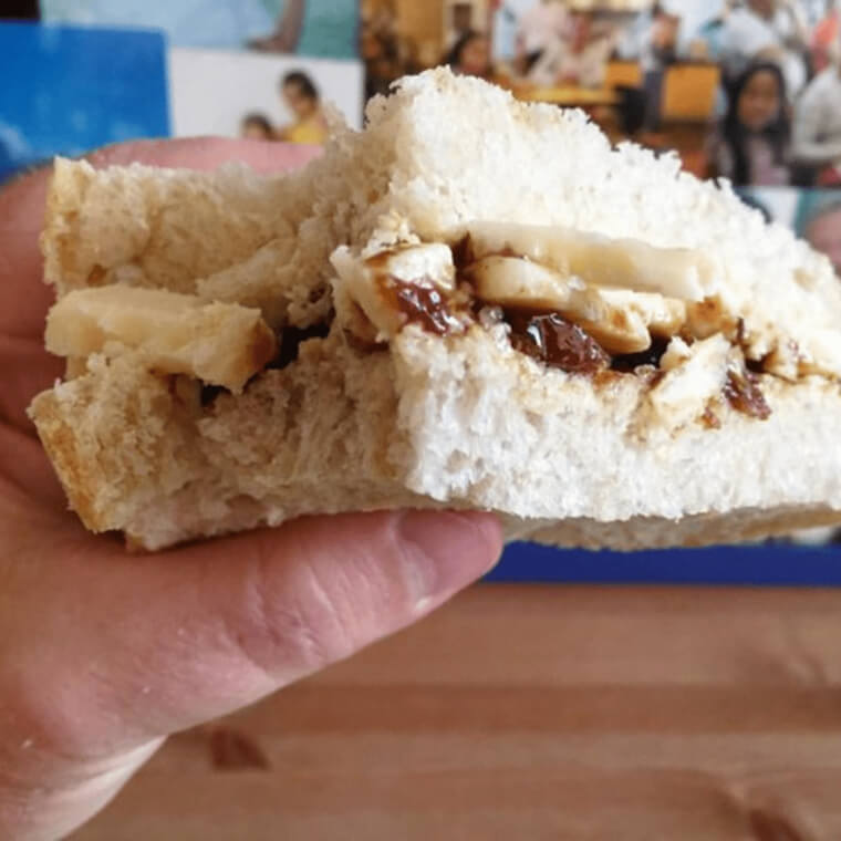 Sanduíche de queijo e picles