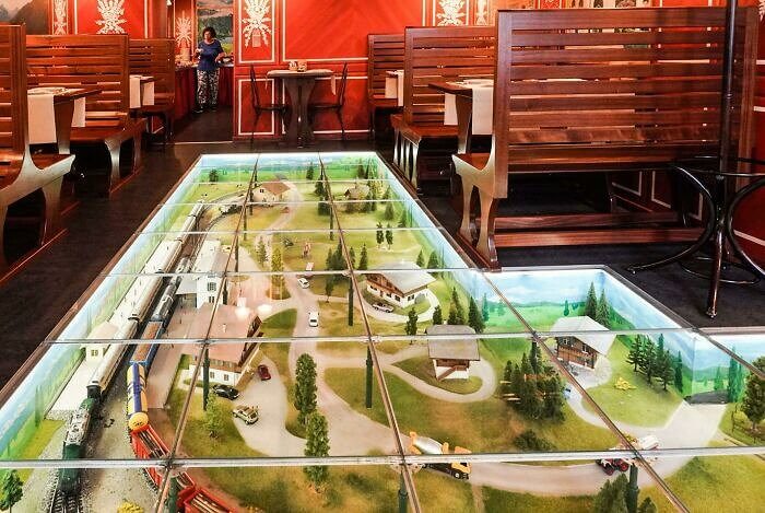 Choo Choo en el suelo