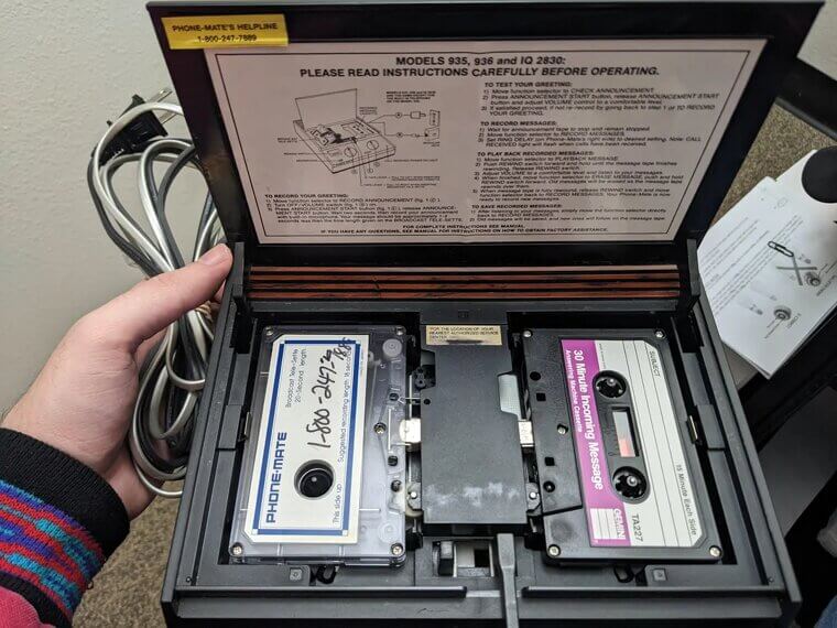 Answering Machine (with Microcassettes)