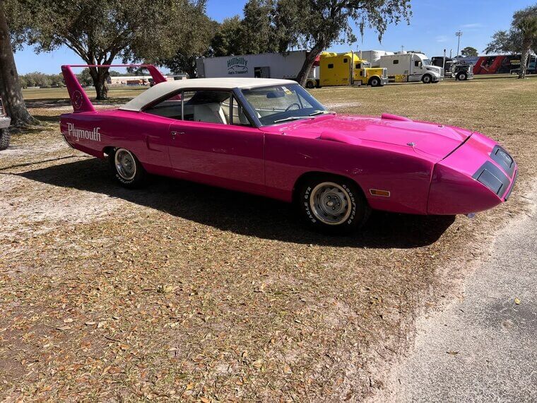 Plymouth Road Runner Superbird