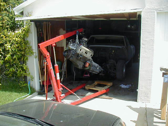 Engine Hoist (Cherry Picker)