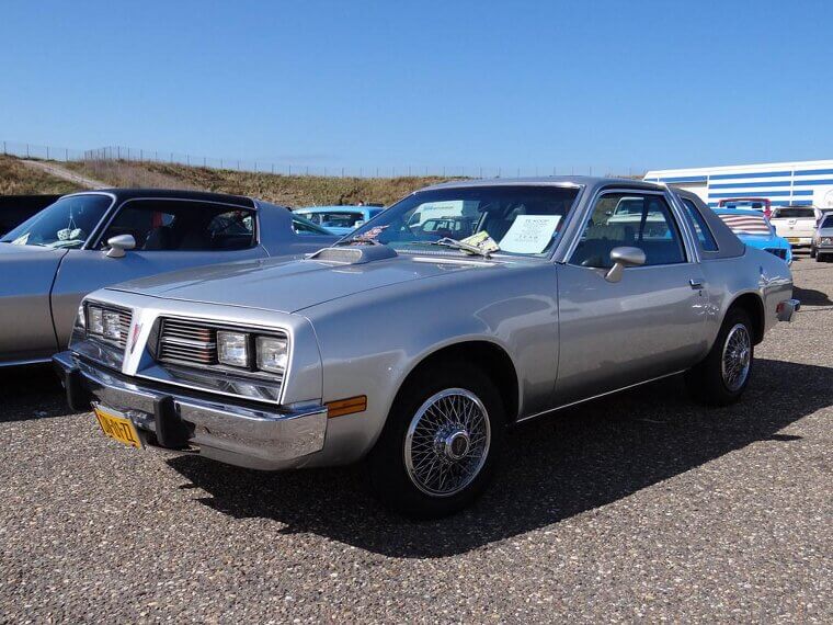 Pontiac Sunbird