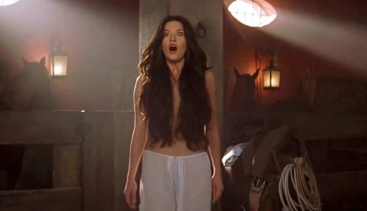 Catherine Zeta-Jones As Elena Montero In The Mask Of Zorro