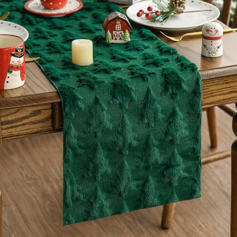 Artoid Mode Table Runner - Festive Holiday Decor 