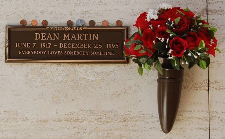 Dean Martin Takes a Bow At the Peak