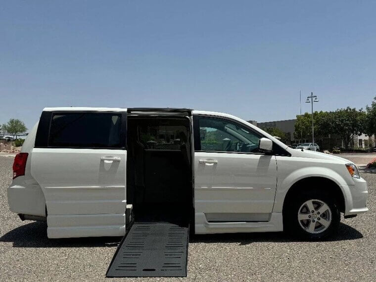 2011 Dodge Grand Caravan - $32,501