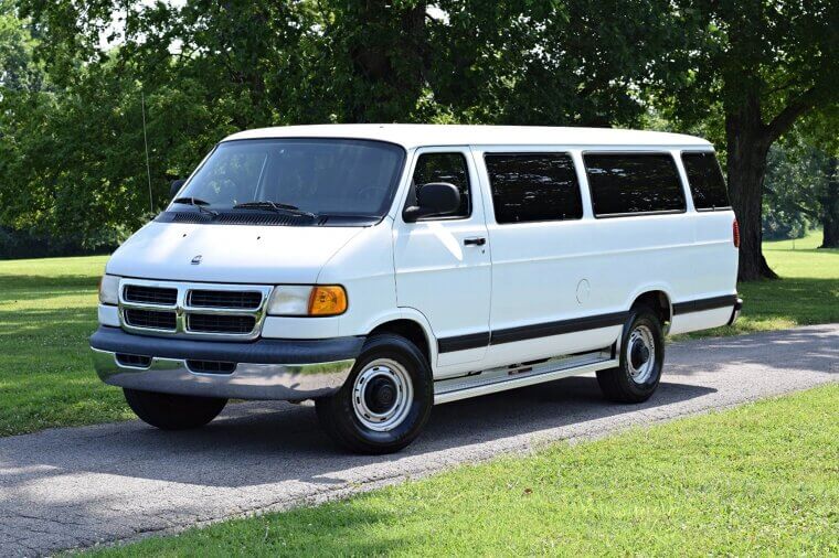2002 Dodge Ram Wagon 3500 - $14,986