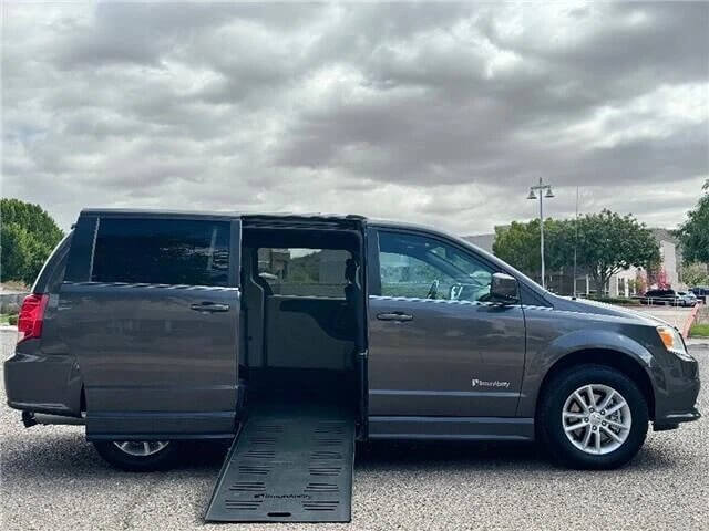 2020 Dodge Grand Caravan SXT - $34,901