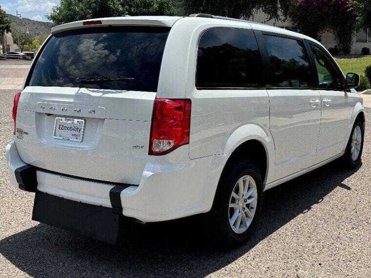 2020 Dodge Grand Caravan SXT - $33,901