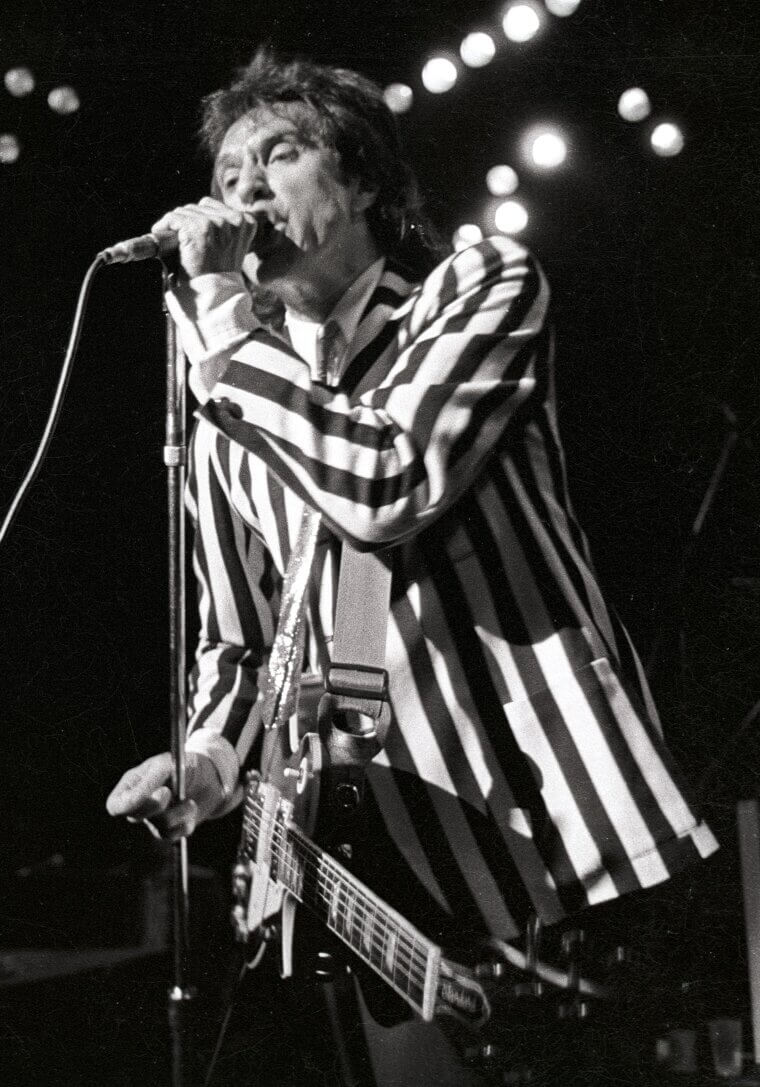 Ray Davies and the Exploitative Promoters