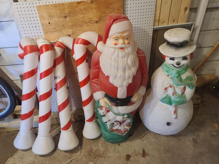 Blow Mold Lawn Decorations
