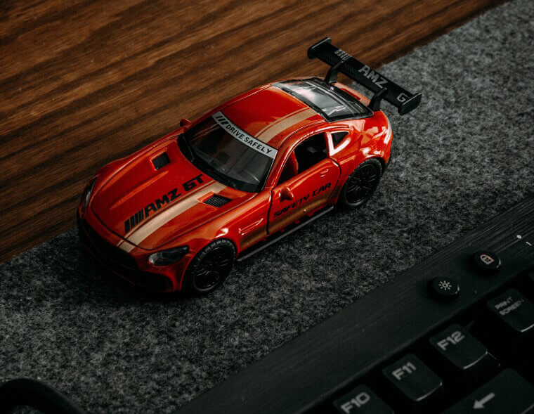 Online Listing and Showroom Price Flux