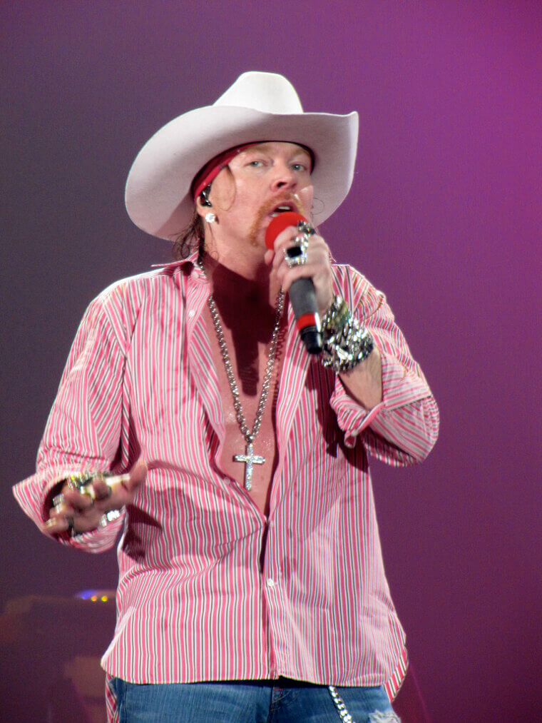 Axl Rose Walked Off In the Middle of His Missouri Concert Because He Hated a Fan With a Camera