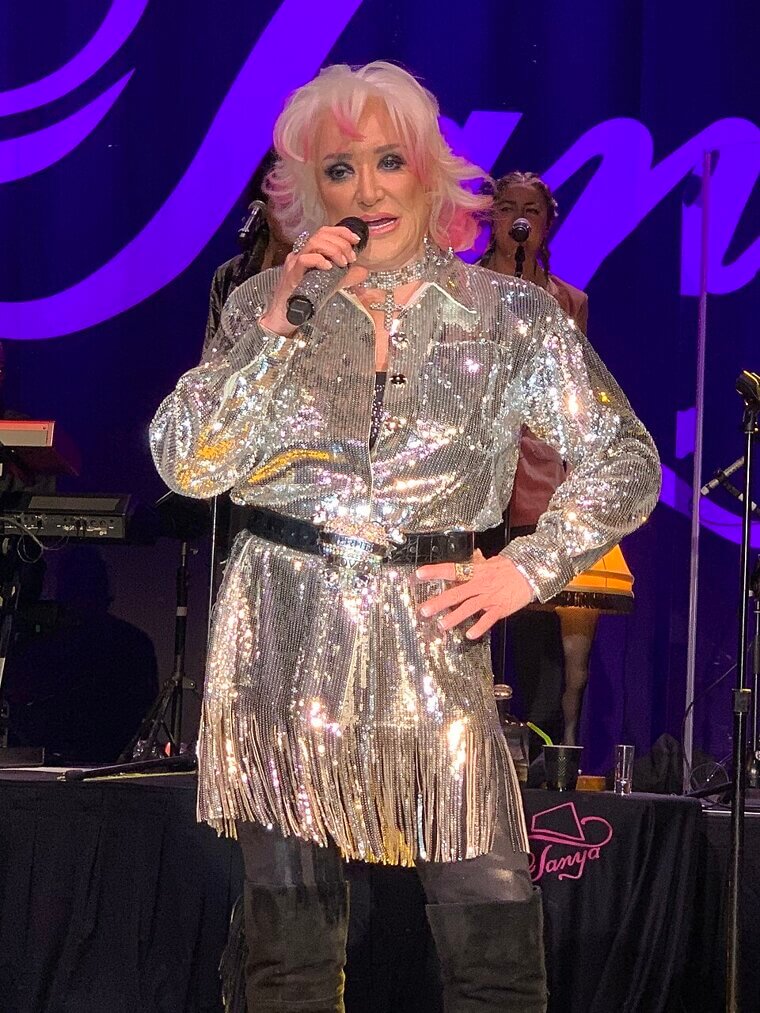 Tanya Tucker Lived in a Modest Trailer That Her Family Constantly Relocated