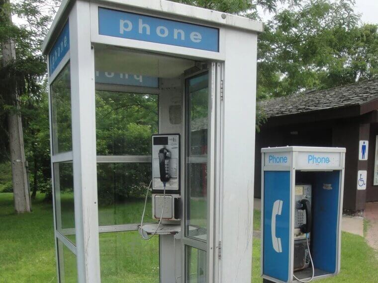 ​Using a Payphone Without Touching Anything Gross
