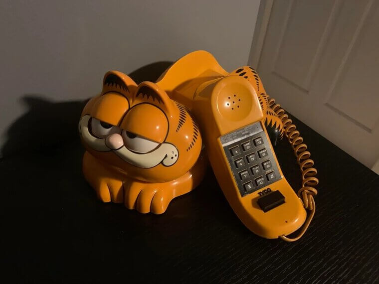 ​Calling Radio Stations to Request Songs