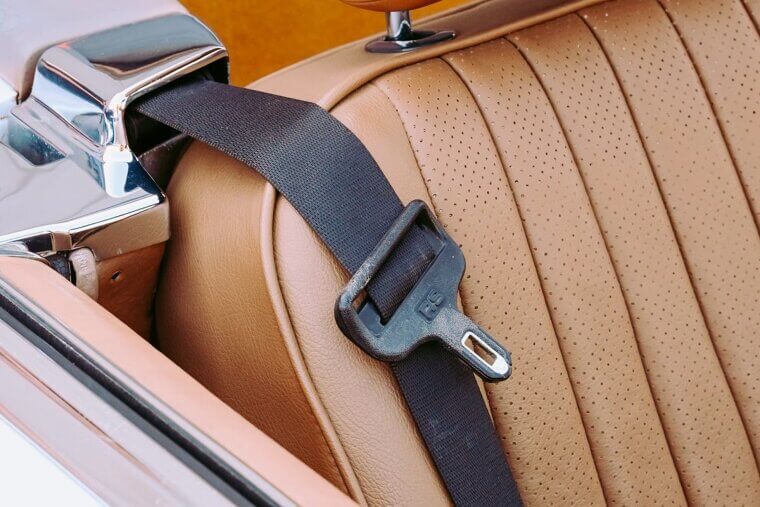 Driving Without Seatbelts