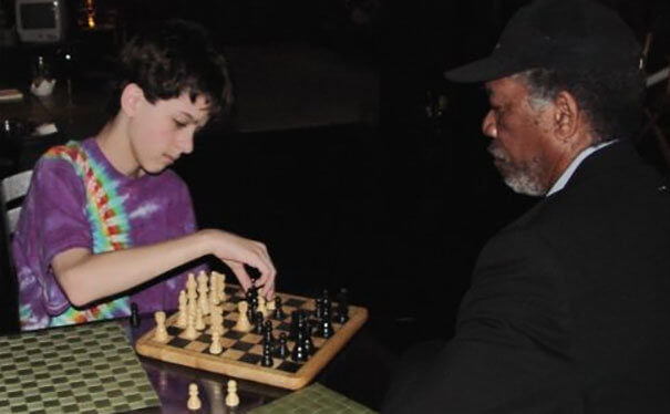 Er hat mit Morgan Freeman Schach gespielt
