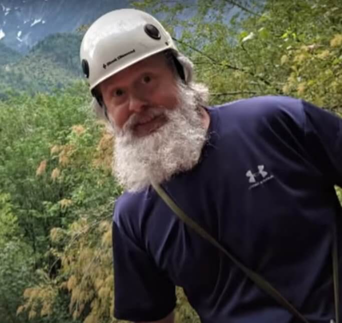 L'homme qui a laissé pousser sa barbe plus longtemps que prévu