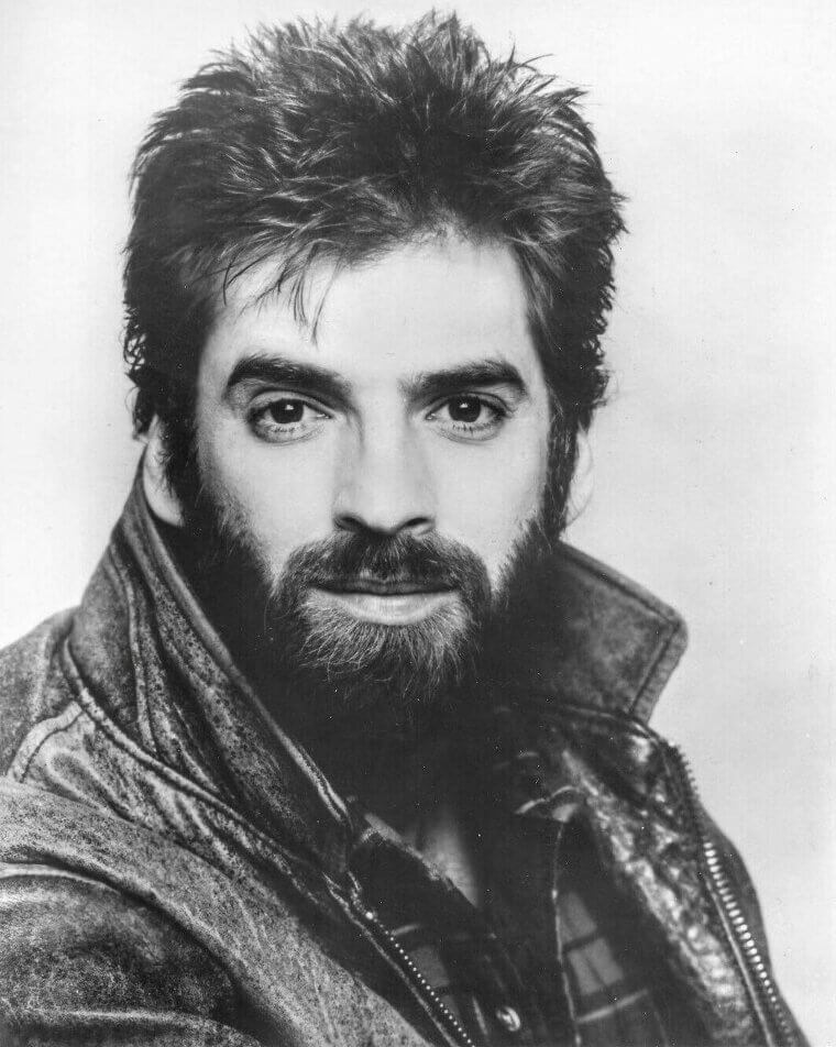 "Danny's Song" by Kenny Loggins - A Heartwarming Folk Narrative