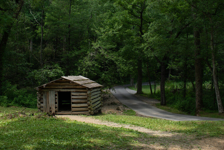 The Great Smoky Mountains "Acoustic" Cabin, Tennessee: Nature’s Orchestra