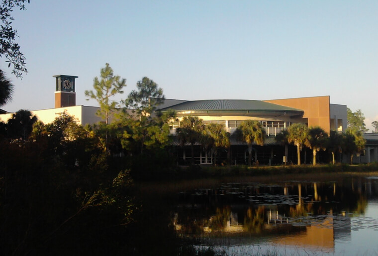 The Gulf Coast "Eco-Pod," Florida: Minimalist Living on the Water