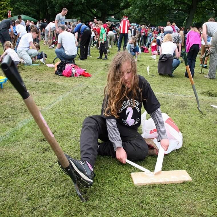 World Worm-Charming Championships, The UK