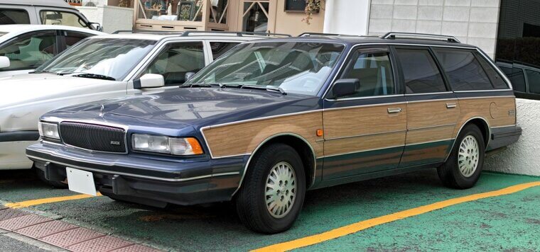 Transparent Roof Panels on Station Wagons