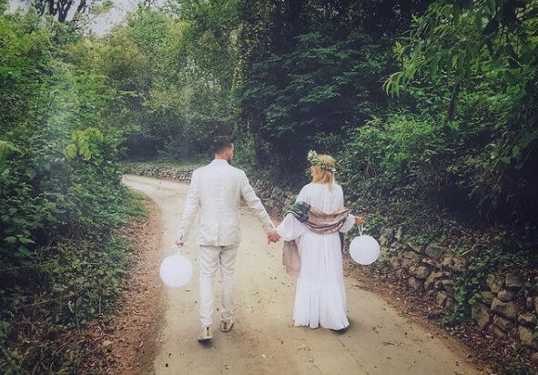 Mena Suvari Secretly Married Michael Hope