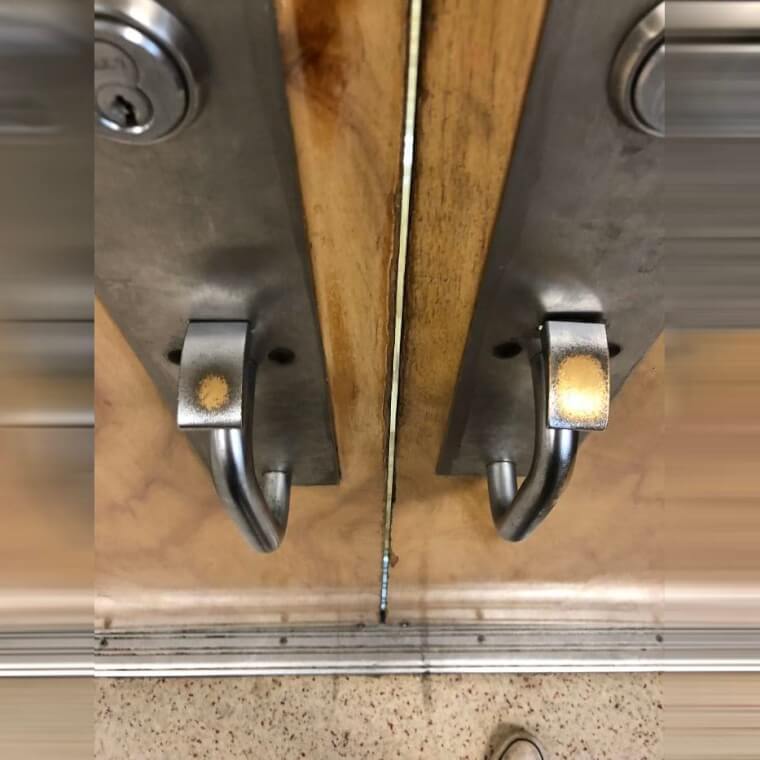 Left Handed People vs. Right Handed People