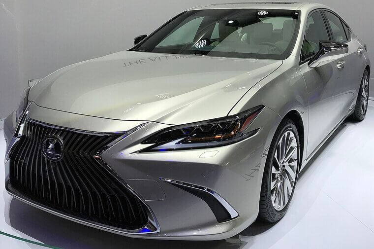 Lexus ES (2018–2020)