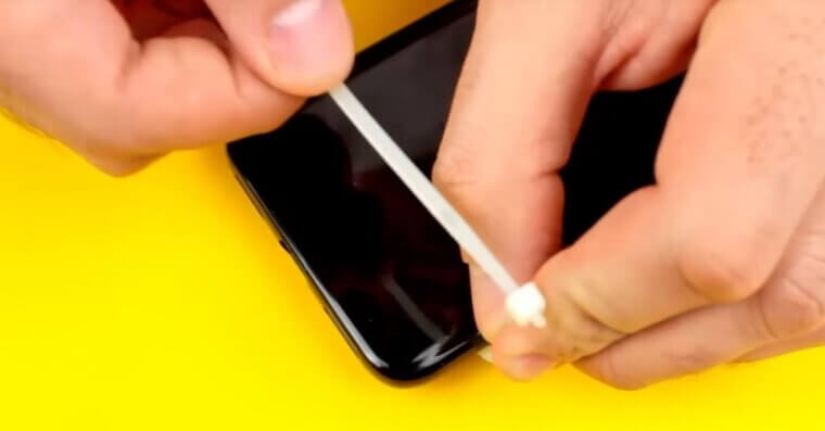 Make a Phone Stand With Zip Ties