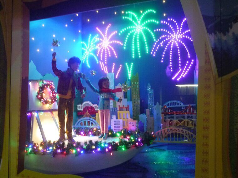 Holiday Window Displays