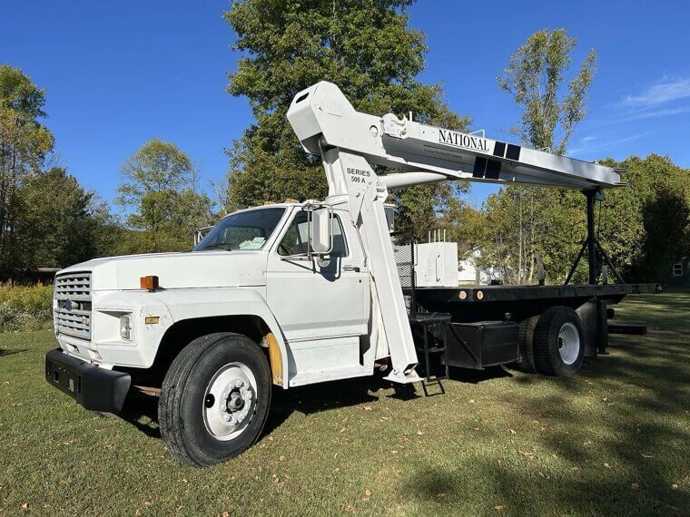 Ford F700 National 500A Truck Crane: $16,900