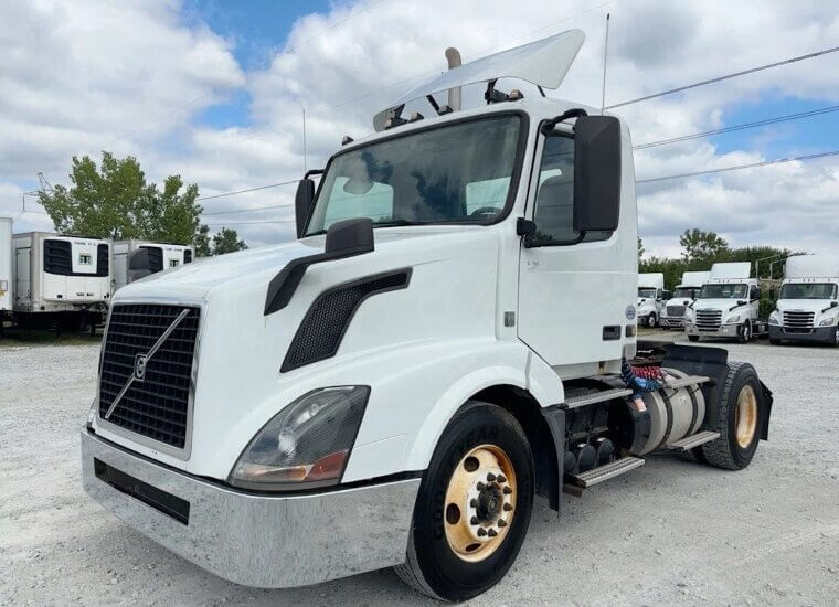 ​2016 Volvo VNL 42 S/A: $6,000