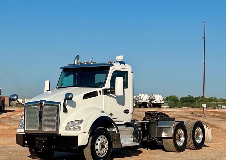 2021 Kenworth T880 T/A: $61,450