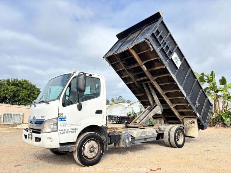 ​2015 Hino XJC720 Diesel Hybrid 16’ Hydraulic Dump Bed Truck: $3,150